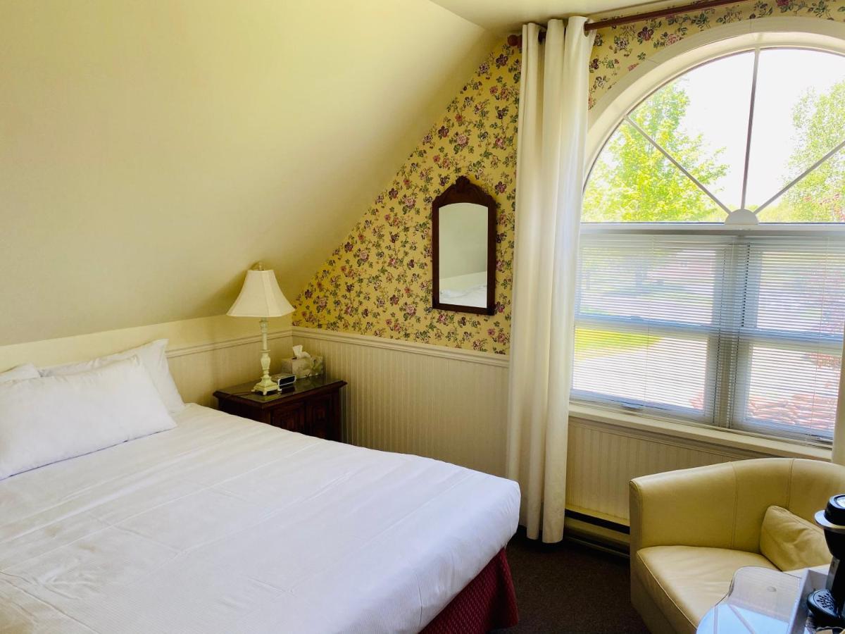 Auberge Le Tricorne North Hatley Exteriér fotografie